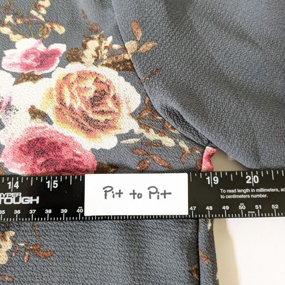 Women's Gray Cardigan Size S Floral Crochet Lace Open Front 3/4 Bell Sleeve - Picture 12 of 15